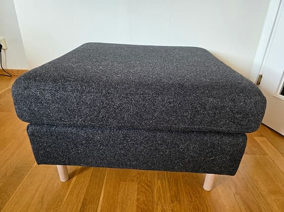 Sittpuff / fotpall