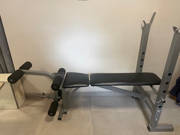 Träningsbänk med skivstångsställning