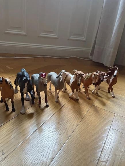 Schleichstall och många djur