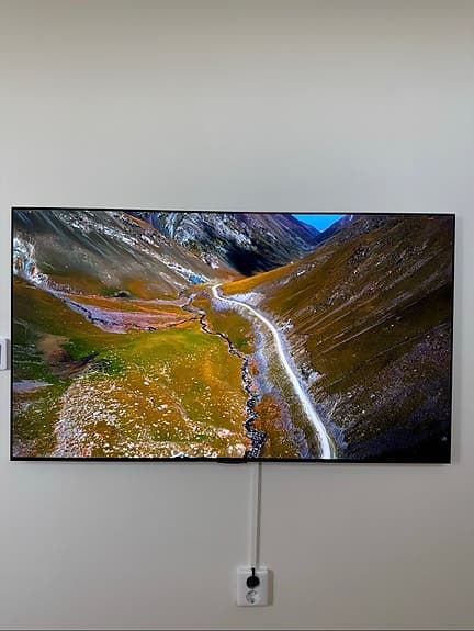 LG 55" G4 OLED evo 4K TV - nyskick + LG-stativ