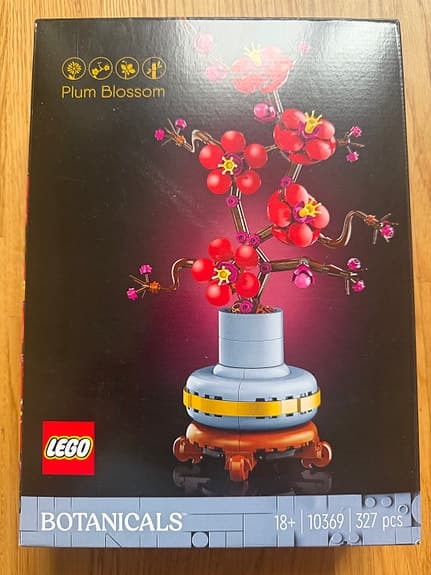 LEGO Botanicals – Plum Blossom (10369) – Oöppnad