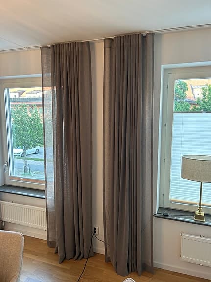 3st nya hasta gardiner 268*248cm säljes pga flytt!