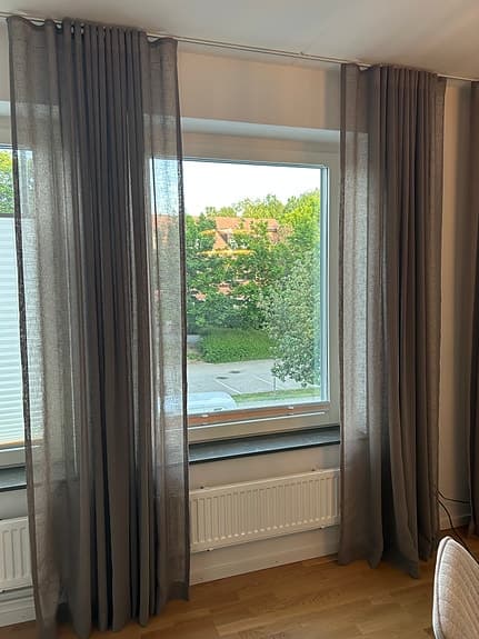 3st nya hasta gardiner 268*248cm säljes pga flytt!