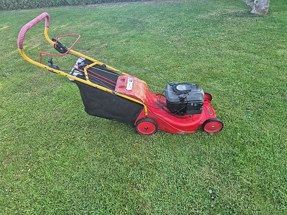 Klippo gräsklippare med uppsamlare + Stihl trimmer