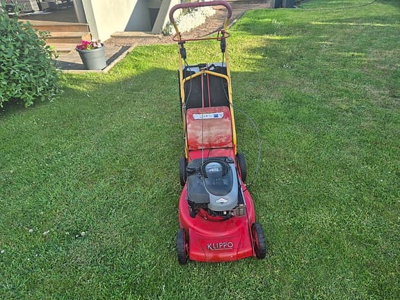 Klippo gräsklippare med uppsamlare + Stihl trimmer