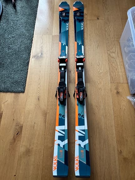 Völkl RTM 86 182 cm med Marker-bindningar - allmountain/pistskidor