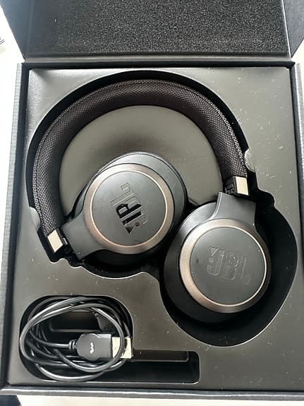 JBL Live 650BTNC