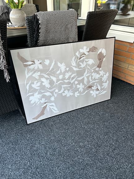 Desenio tavla med blommotiv beige/vit