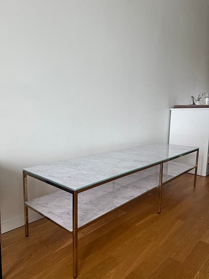 Mio soffbord med marmormönster