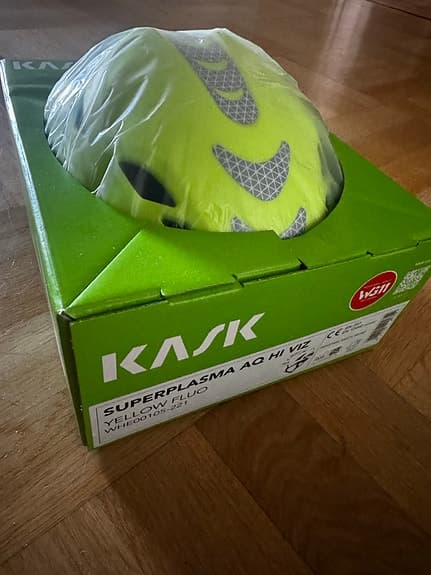Kask Superplasma AQ HI-VIZ hjälm gul