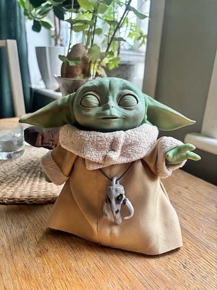 Star Wars The Mandalorian Baby Yoda figur 25,4 cm