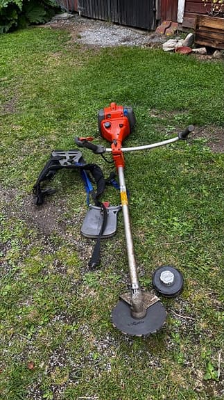 Husqvarna 355F röjsåg med sele