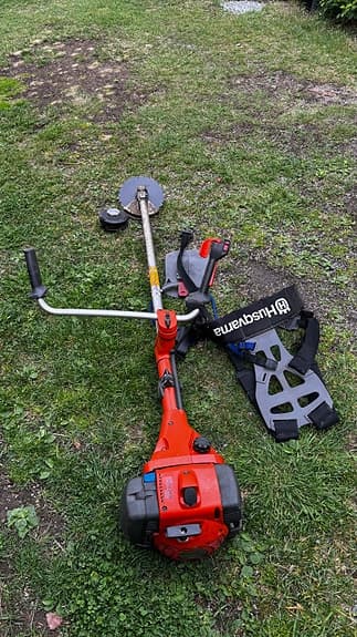 Husqvarna 355F röjsåg med sele