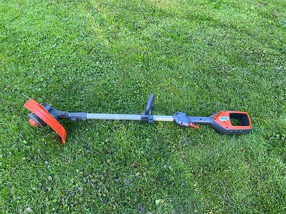 Husqvarna 215iL grästrimmer