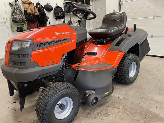 Husqvarna TC 238 åkgräsklippare