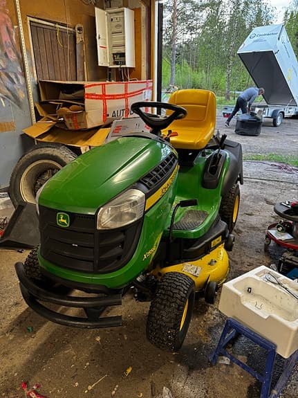John Deere x155r med uppsamlare (111 timmar)