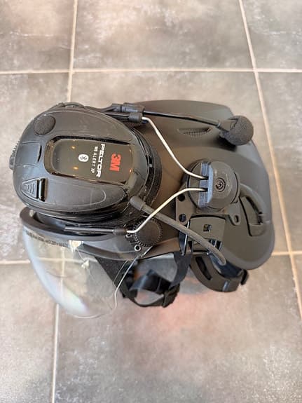 Skyddshjälm Kask Superplasma AQ med visir och 3M Peltor WS alert XP