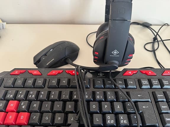 White Shark gaming-tangentbord, mus och headset svart/röd