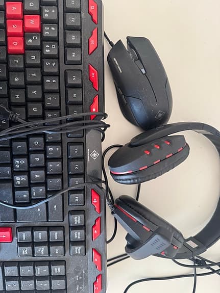 White Shark gaming-tangentbord, mus och headset svart/röd