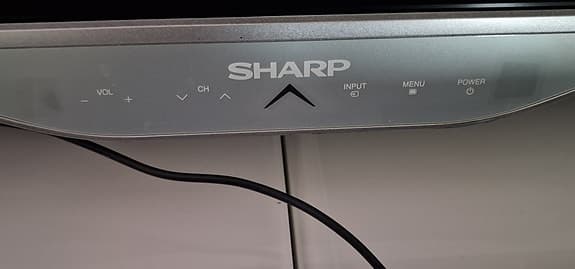 Sharp TV med belysning bakom skärmen
