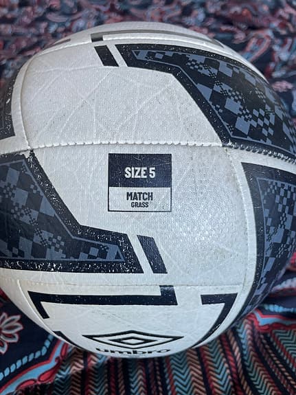 Umbro fotboll size 5 vit/svart