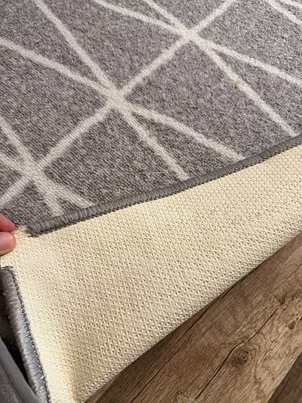 Mio gångmatta grå med mönster