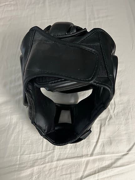 Kampsports hjälm