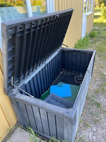 Grå förvaringslåda / dynbox för uteplats