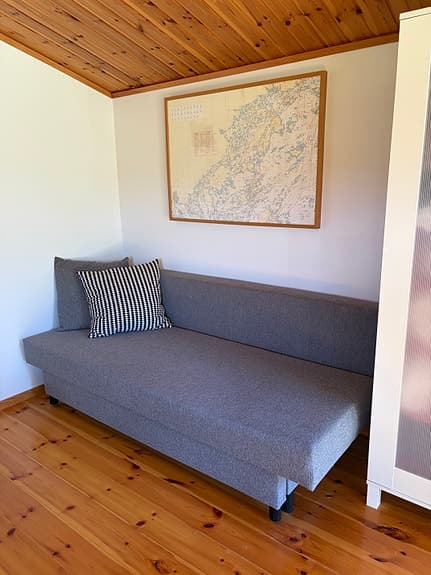 2 st IKEA bäddsoffor