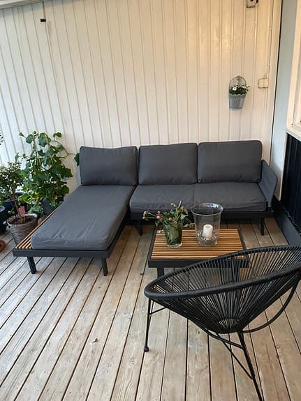 Utehörnsoffa med bord grå/svart