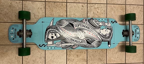 Slipstream longboard med griptape