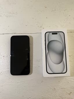 Apple iPhone 15 128 GB svart