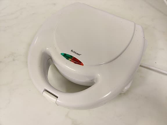 Smörgåsgrill i fint skick, funkar bra!