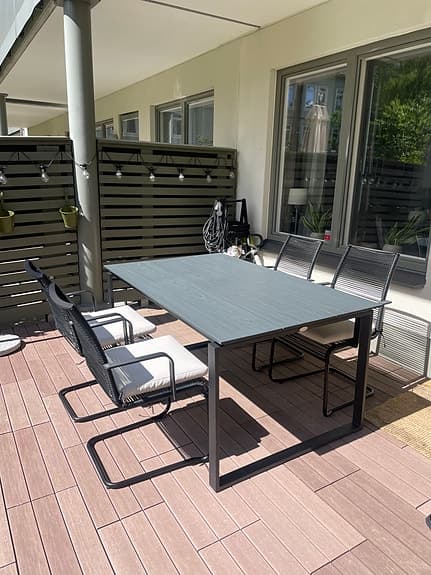 Matgrupp för uteplats bord+4 stolar med dynor