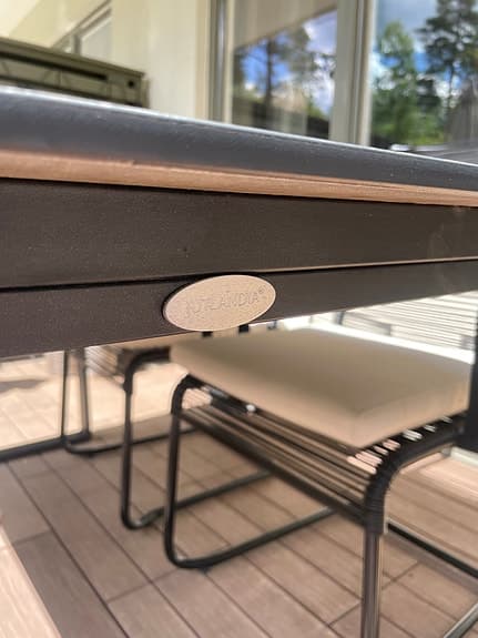 Matgrupp för uteplats bord+4 stolar med dynor