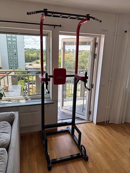 Reko.Life power tower / chins- och dipsställning röd/svart