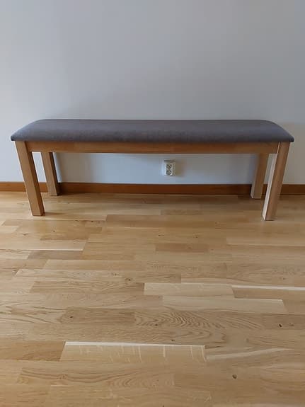 Bänk i ek