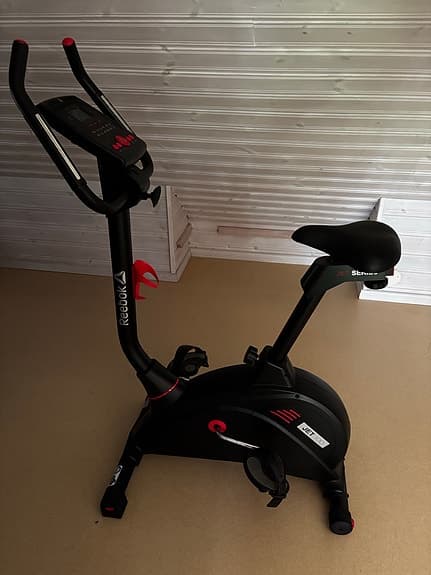 Reebook JET 100 motionscykel svart