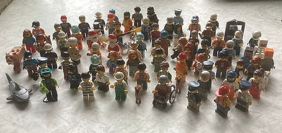 LEGO-paket 10 kg! Nytvättat, 75 figurer & 20 ritningar