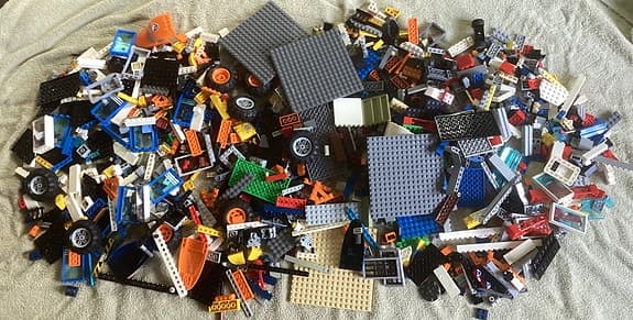 LEGO-paket 10 kg! Nytvättat, 75 figurer & 20 ritningar