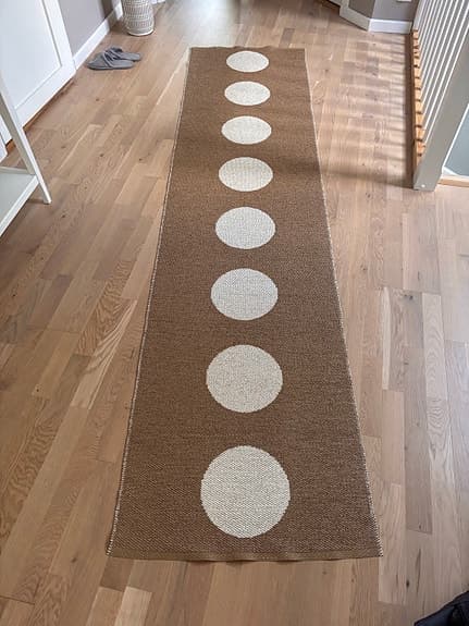 Pappelina Vera gångmatta brun/beige