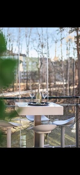 Barbord med 4 höj och sänkbara stolar