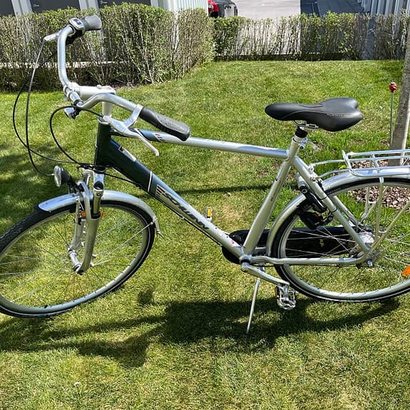 Heldämpad herrcykel 28" ramstorlek L silver/svart