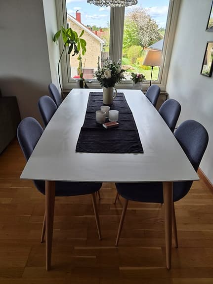 Matgrupp med 6 st. stolar
