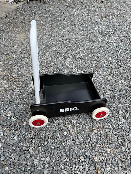BRIO Lära Gå vagn svart