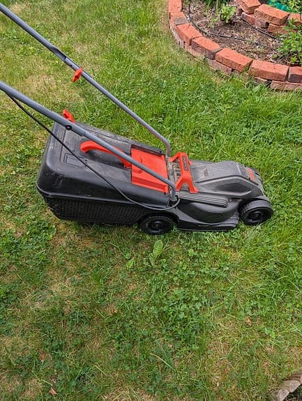 Black+Decker 32 elgräsklippare 1000W 32 cm