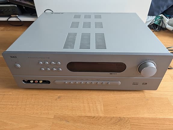 NAD T744 förstärkare