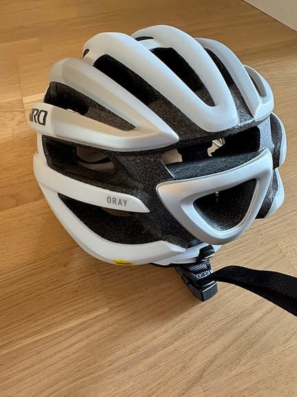 Giro cykelhjälm vit