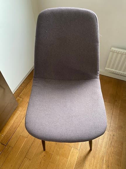 3 st IKEA matstolar säljes – grå tygklädsel
