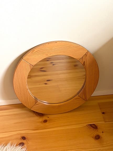 Rund spegel med träram